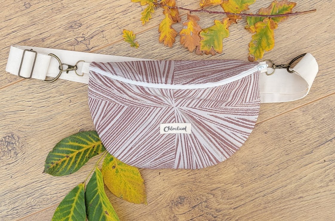 Banane Steph — Chute de tissu d'ameublement géométrique couleur gris et rose - polyester