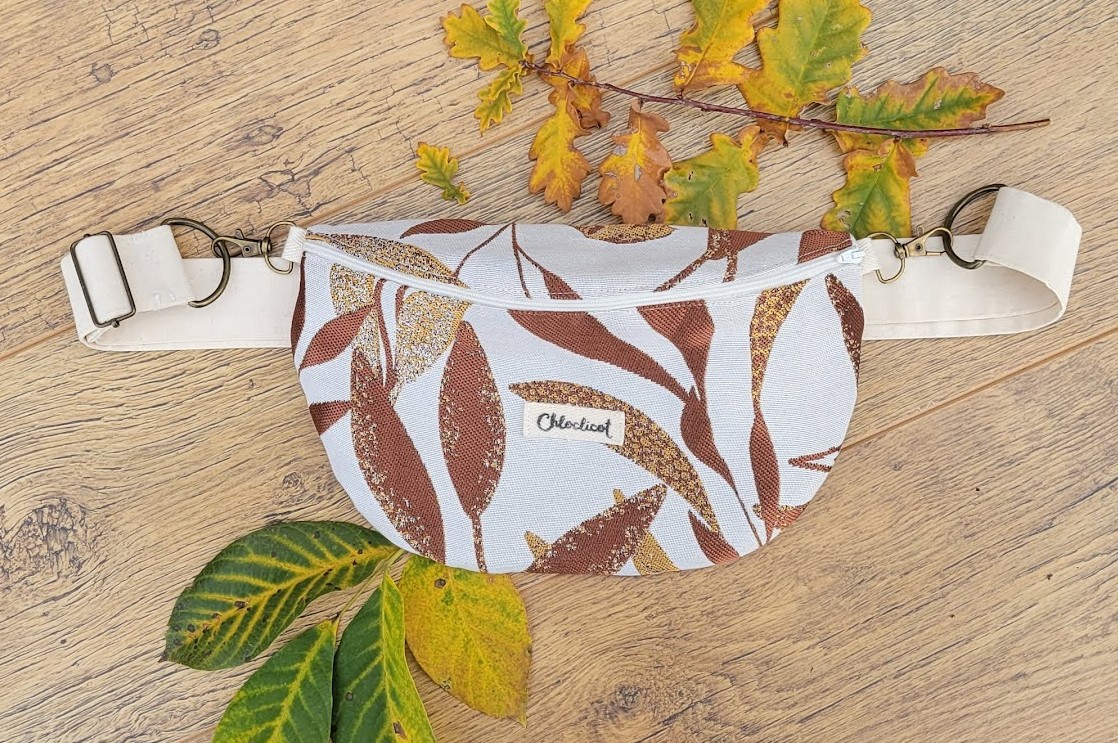 Banane Steph — Chute de tissu d'ameublement jacquard, imprimé feuillage couleur bronze et jaune - polyester