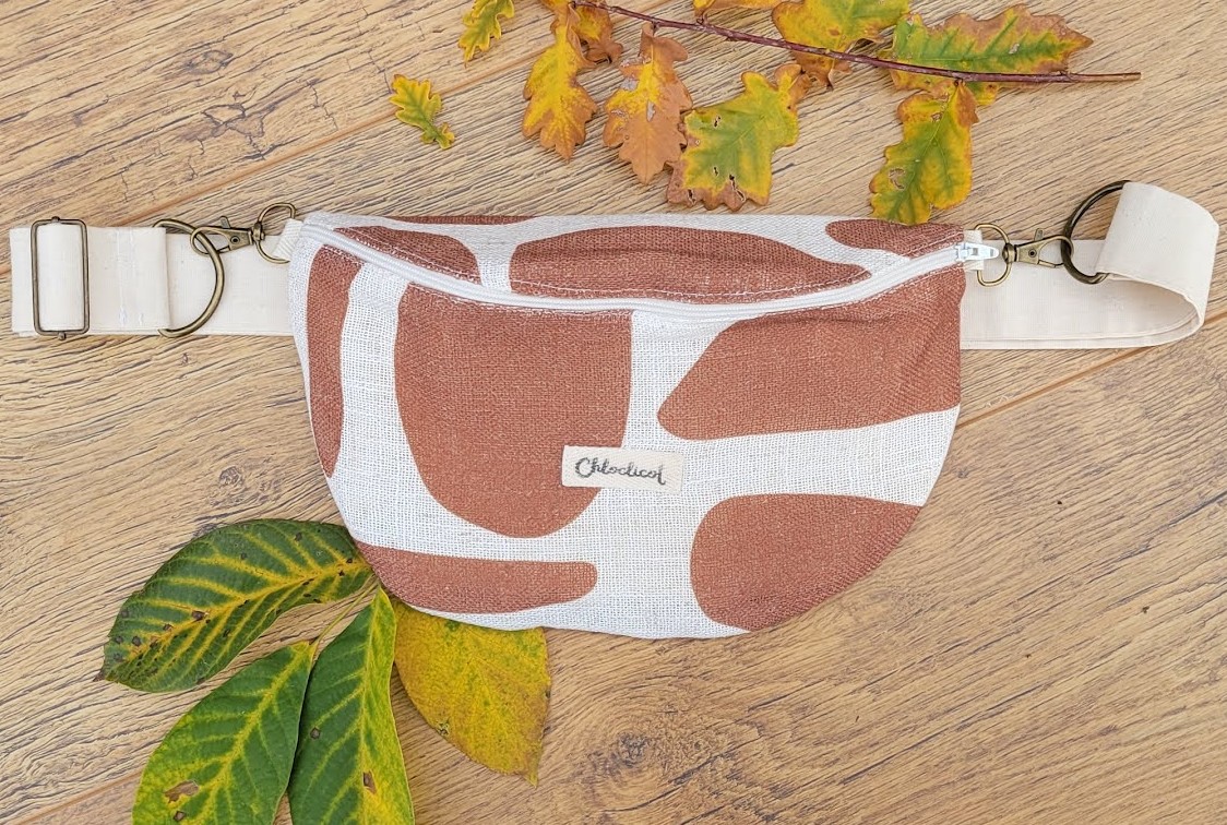 Banane Steph — Chute de tissu d'ameublement, imprimé organique couleur blanc et marron - polyester
