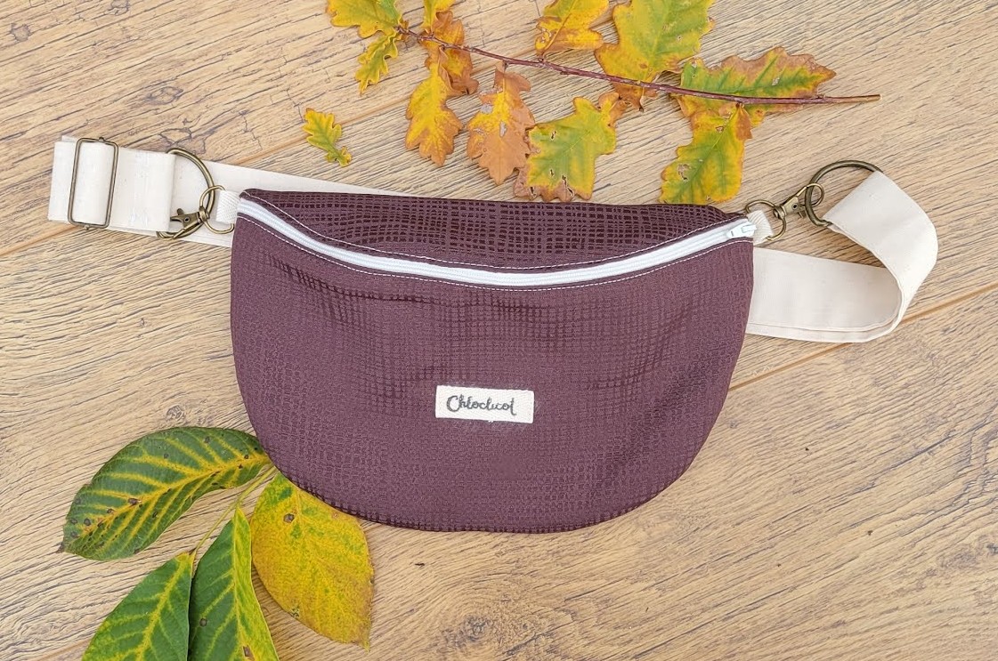 Banane Steph — Chute de tissu d'ameublement violet - polyester