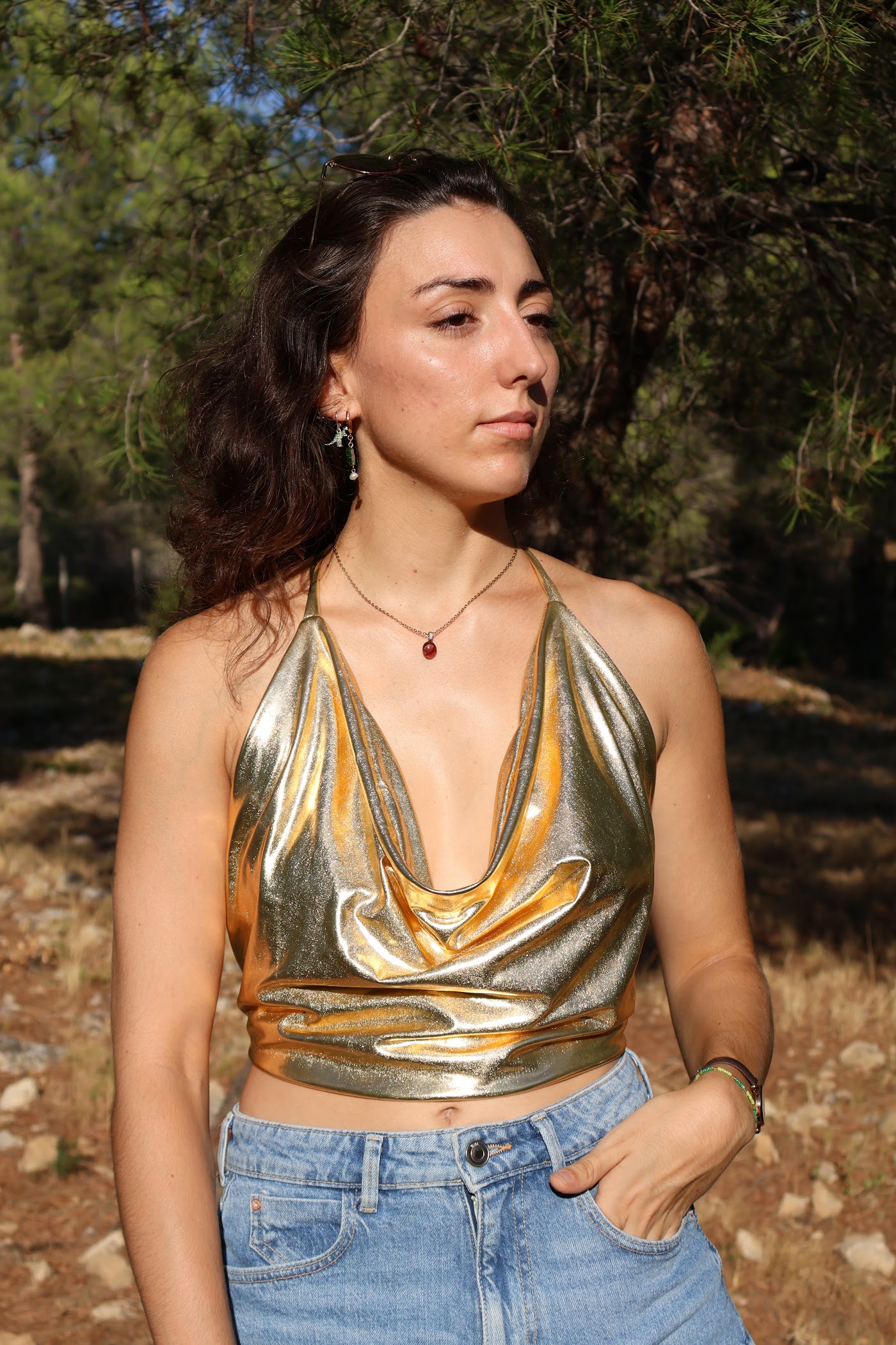 Dos-nu Cam — Lycra doré (80% polyester, 20% élasthanne)