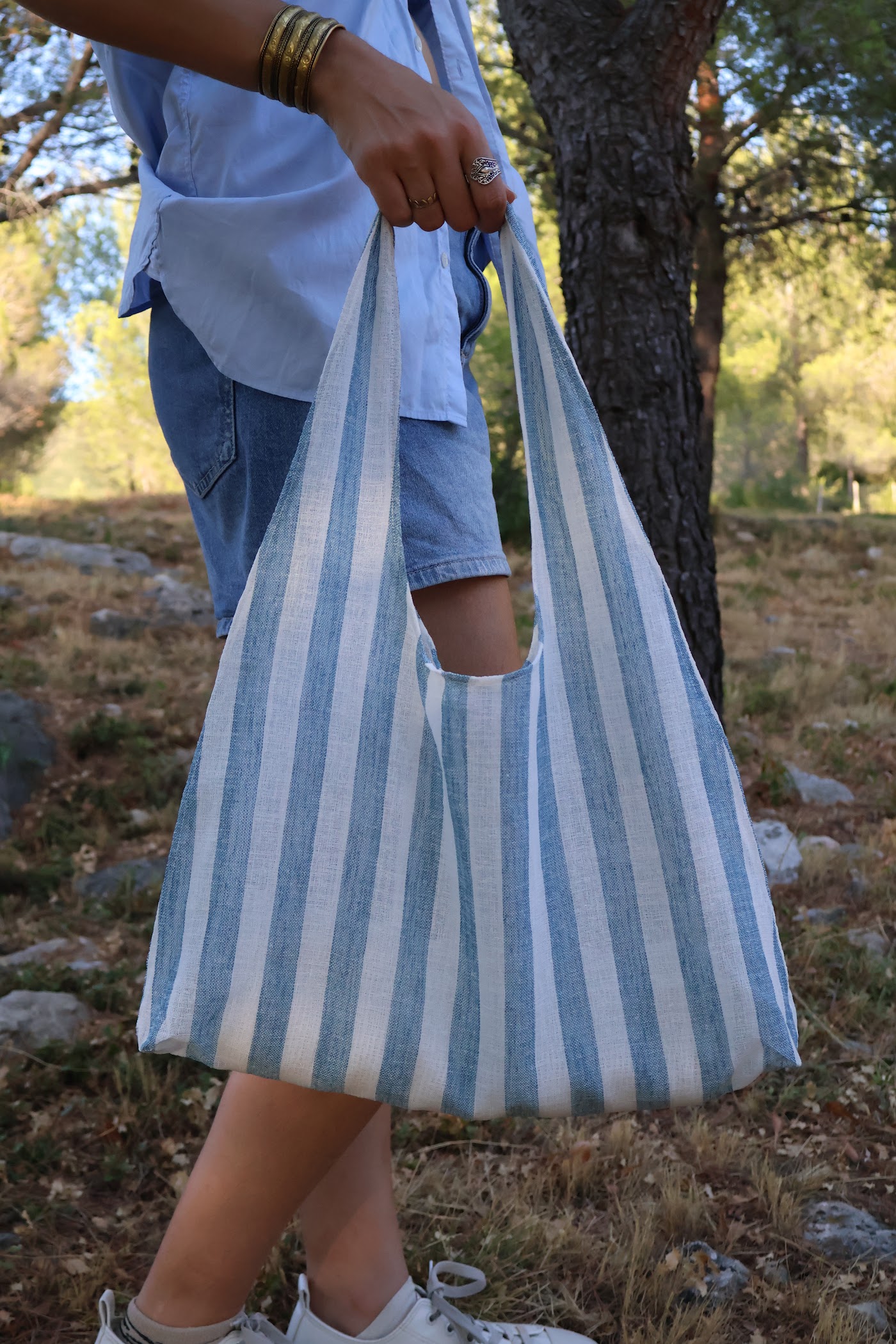 Sac Madeleine — Chute de rideau en organza à rayures bleu et blanc - polyester