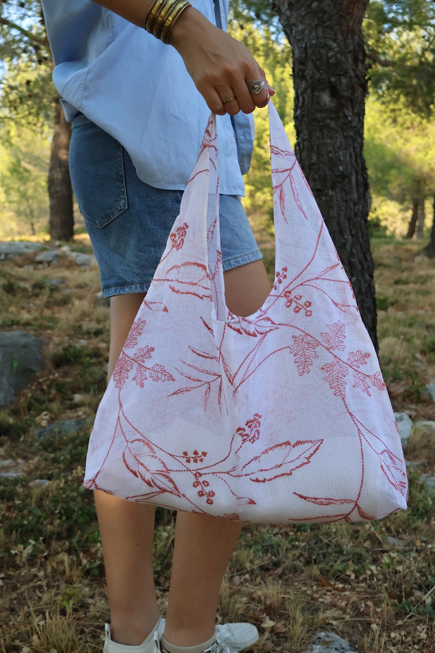 Sac Madeleine — Chute de rideau en organza brodé couleur terracotta - polyester