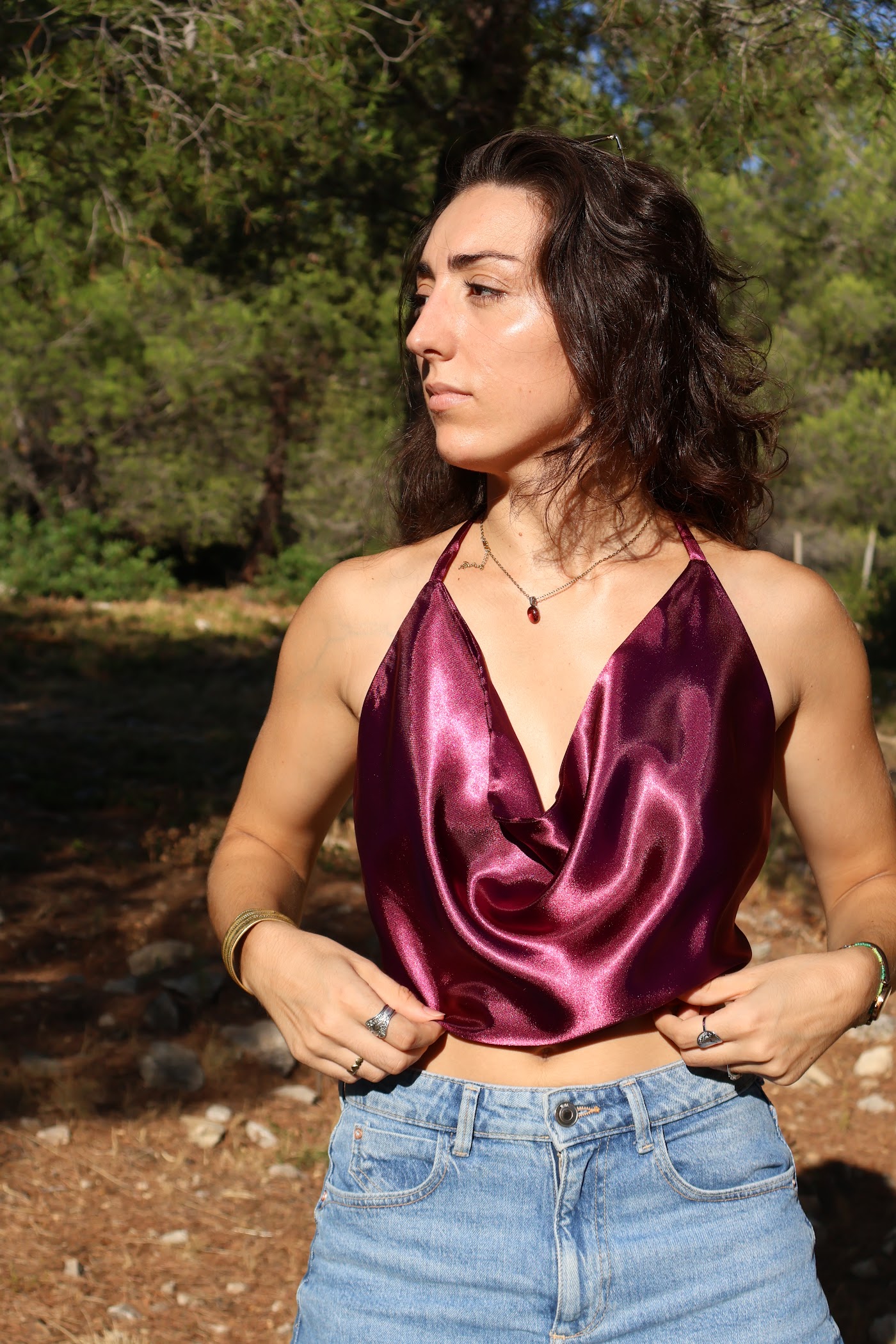 Dos-nu Cam — Drap housse en satin couleur framboise